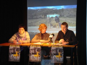 Paki Sanchez (Kabigorri), Belen Sierra (Kultura ordezkaria) eta Gurutz Albisu (Paradisu Zinema), gaur egin duten agerraldian