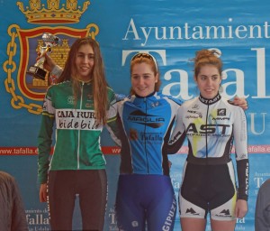 Naia Leonet txirrindularia