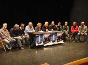 Golden Apple Quartet eta Les Fous taldeetakoak, arduradun politikoekin