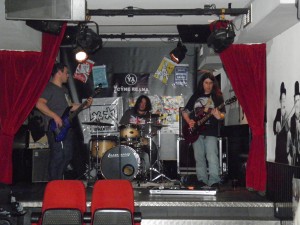 In vino veritas taldea, Reynan.