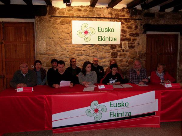 Eusko Ekintzako kideak, abenduaren 22an, Altsasuko aurkezpenean