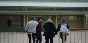 'Barrura Begiratzeko Leihoak'