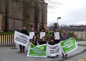 Euskaraz Bizi Egunerako deia egin du Oiartzungo EHEk