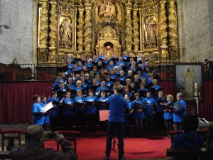 Pasaia Musikaleko koruetako bat, Oñatiko elizan