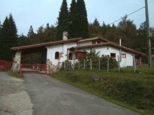 Eskas izango da ibilaldi gidatuaren abiapuntua