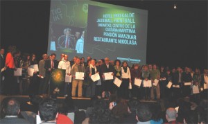 Oarsoaldeko enpresak turismoaren ziurtagiria jasotzen.