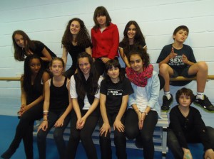 Oiartzungo Antzerki Eskolako ikasleak