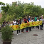 Petra Lekuonako langileak elkarretaratzean