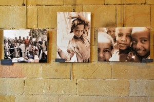 Erakusketako hiru argazki