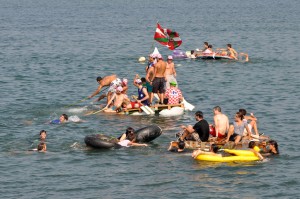15:00etan hasiko dira baltsak muntatzen