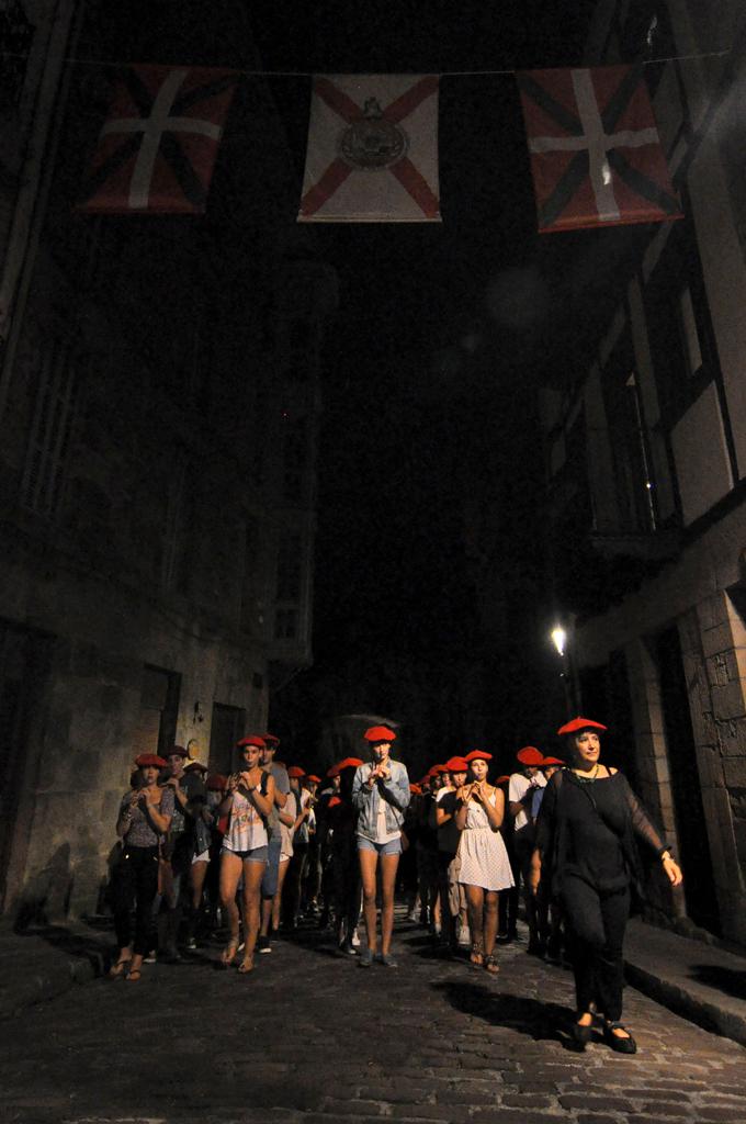 Pankarta gabe igoko du Kale Nagusia Jaizkibelek. Irudia astearteko entsegukoa da.