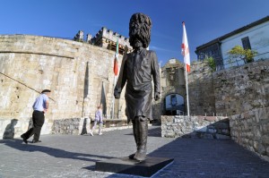 Artxeroa, Santa Maria ateaurrean