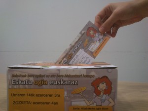 Horrelako kutxak jarriko dituzte okindegietan txartelak sartzeko