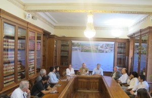 Irungo erlijio taldeetako kideak, udaletxean