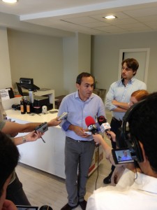 Jose Angel Paez, gaur, azalpenak ematen