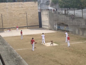 Beheko Plazan jokatutako partida, igandean