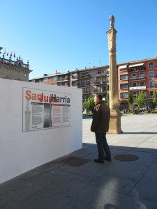 BAZ berriaren atarian informazio panelak jarri dituzte