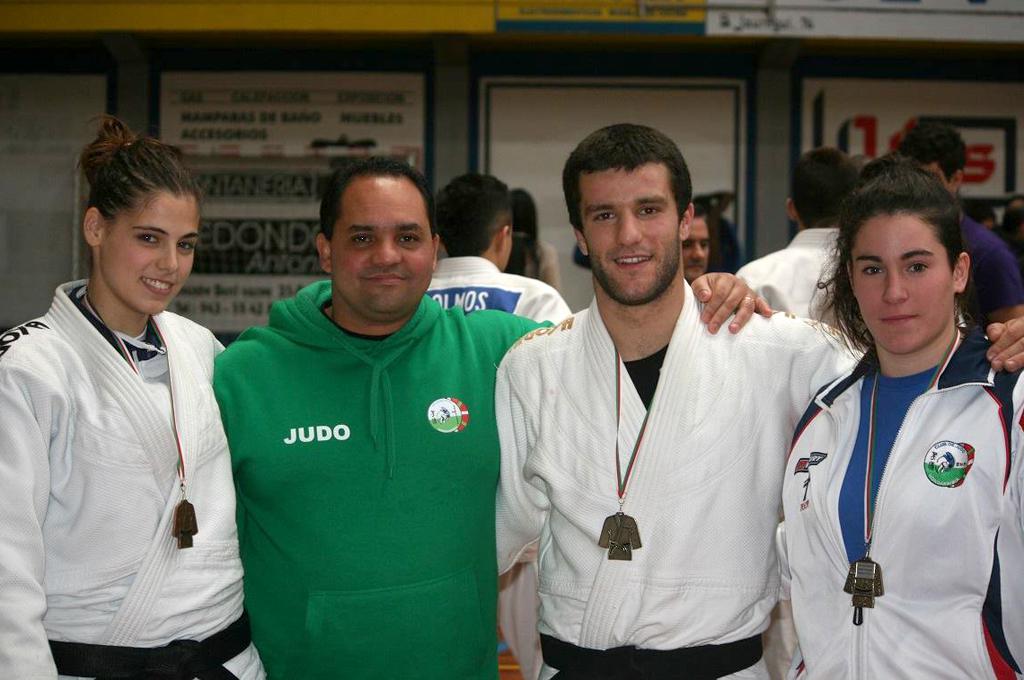Curiel, Veitia entrenatzailea, Sagarzazu eta Yarza, dominekin