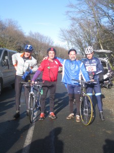 Enrike Landin eta Piher Elizondo euren prestatzaile Santos eta Bizkairekin