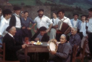 Kochen argazki bat, aldundiari utzitako bildumakoa