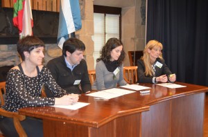 Oarsoaldeko lau alkateek agerraldia egin dute gaur goizean, Oiartzunen