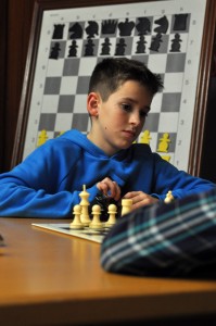 Taldeko kide gazte bat