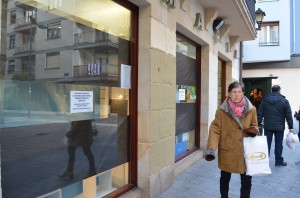 Dendek erakusleihoak tapatu dituzte