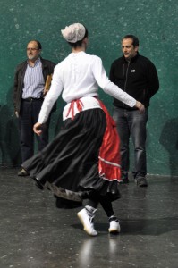 Etxelekuren omenaldiko une bat