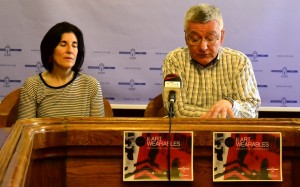 Ezkerrean Itsaso Petrikorena zuzendaria eta ondoan San Martin zinegotzia