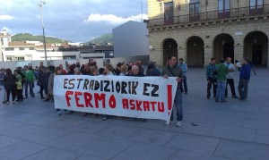 Vilaren aldeko elkarretaratze bat, Irunen (Argazkia: Angula Berria)