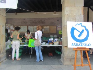 Arraztaloren postu bat xanistebanetan