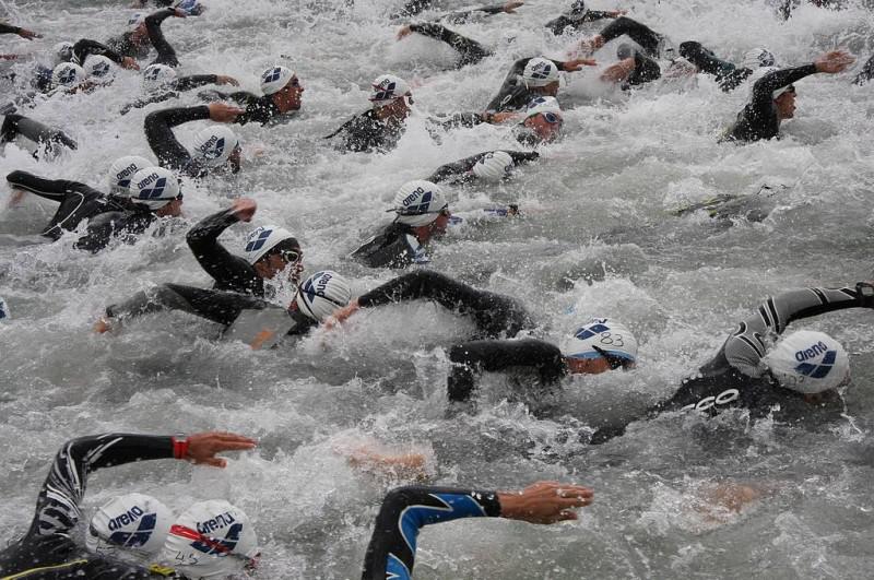 Gizonen igeriketa probaren irteerakoa da honakoa.