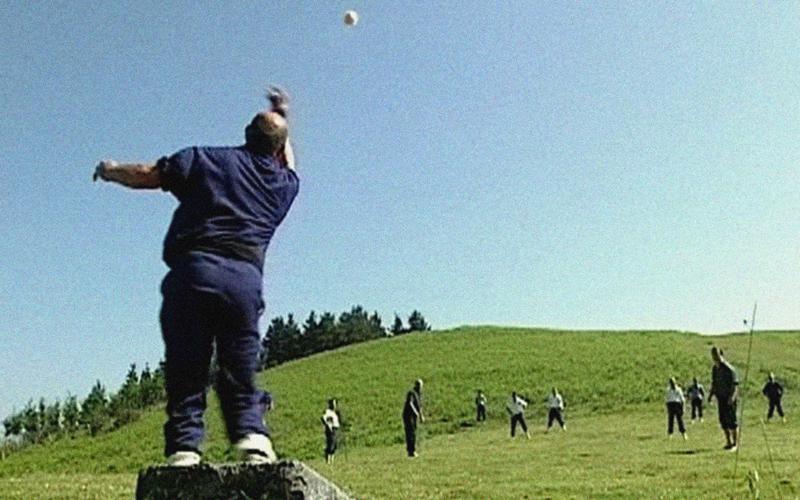 Bote luzeari buruzko ikus-entzunezkoa egin zuten eta hortik ateratako irudia da honakoa; pilotariak Oiartzungo Zaldin pilotasoroan ari dira jokatzen. Argazkia: Txost