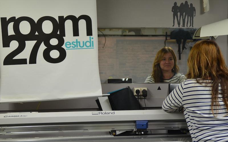 Nerea Ortega, Euskal Koloreen Bildumaren sortzailea, bere tailerrean