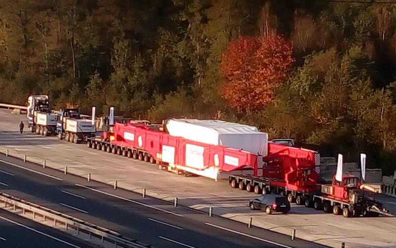 Bigarren gerrikoan da orain konboia, Zamalbideko atsedengunean; gauean irtengo da Beasainerantz.