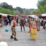 Postu ugari jarri dituzte Behobiako Erdi Aroko azokan