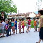 Begiak estalita, lasterketak, penalti jaurtiketak eta beste hainbat joko egin dituzte