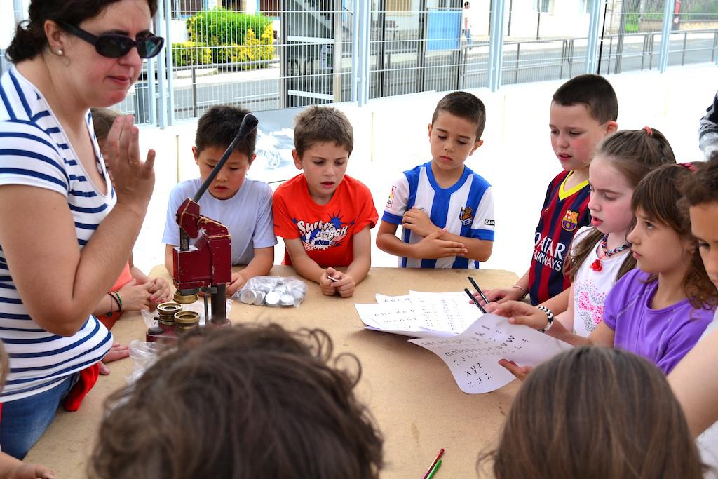 Braillearen inguruko nozioak jaso dituzte ikasleek