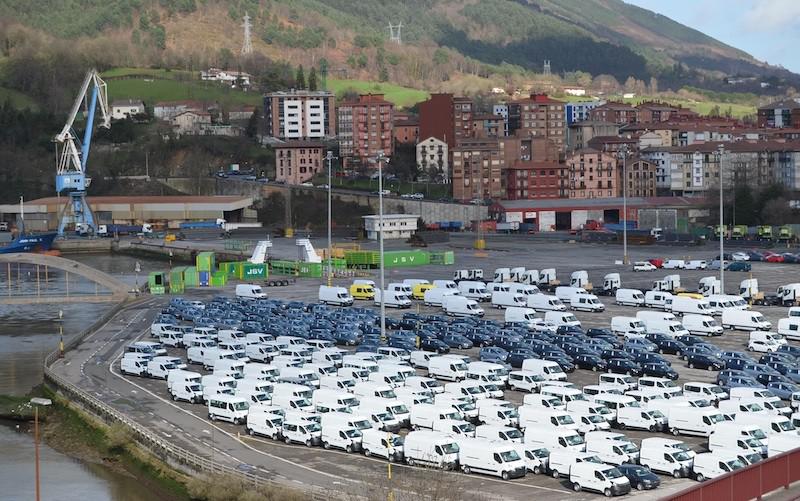 Autoen eta furgoneten trafikoa etengabe ari da gora azken hilabetetan