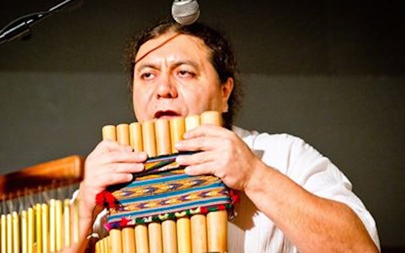 Kañachama taldeko kide bat