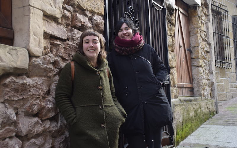 Zufiria eta Etxeberriak plantoarekin bat egitera deitu dituzte emakume gazteak.