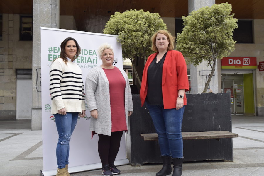 Maite Peña lakategia, Elixabete Murua eta Garbiñe Oiarbiderekin.