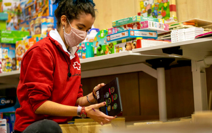 Gurutze Gorriaren Gabonetako jostailu bilketa. [Irudia: Gurutze Gorria]