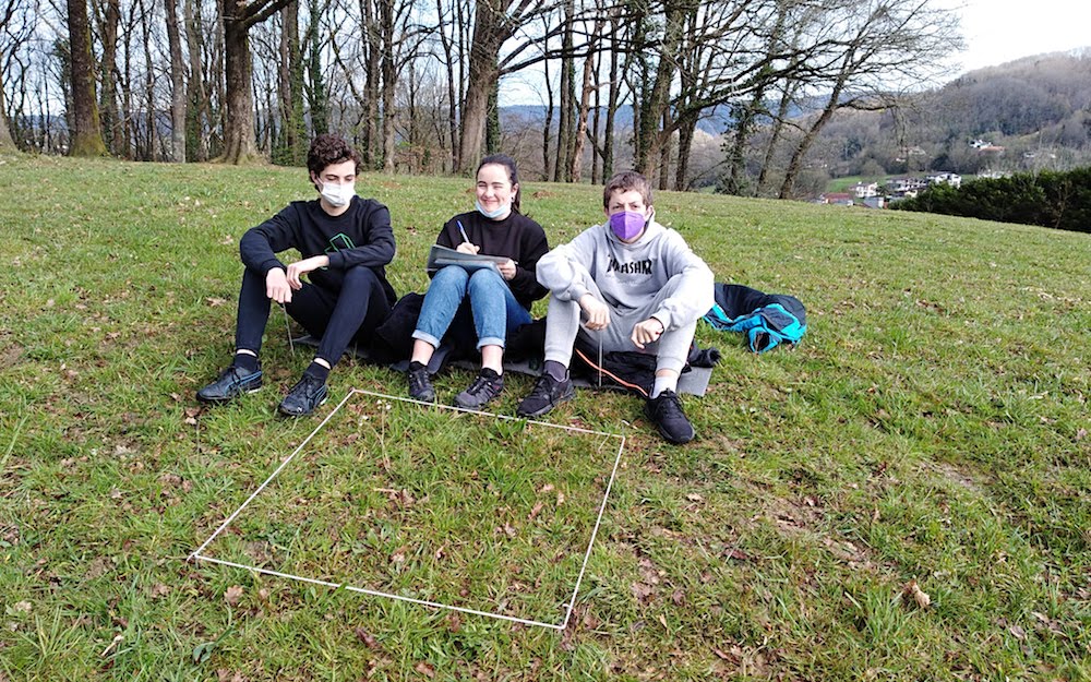 haurtzaro loratu herria