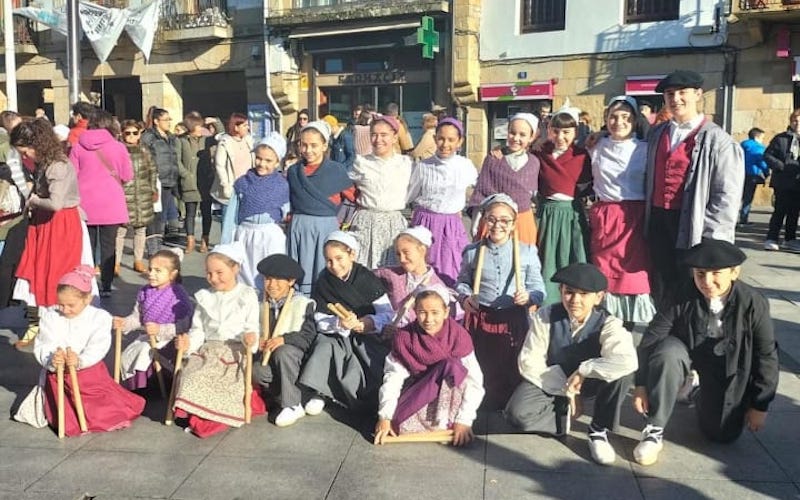 Elizalde Dantza Taldearen ikasturtea ixteko emanaldia