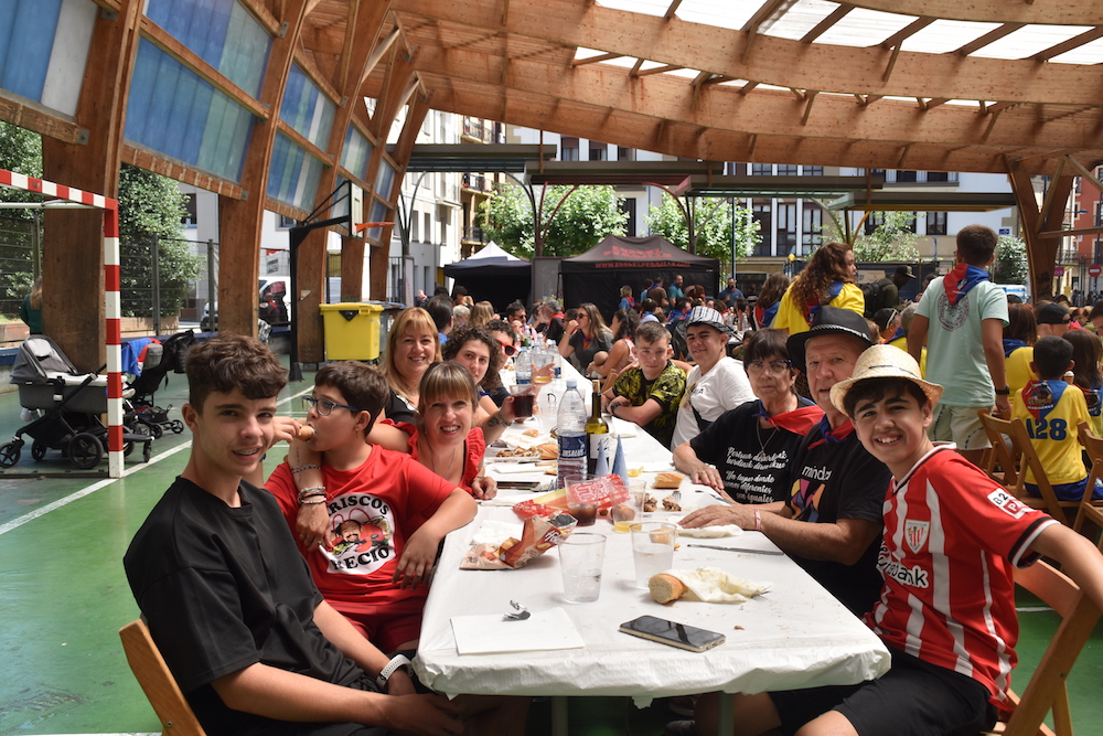 madalenak, herri bazkaria