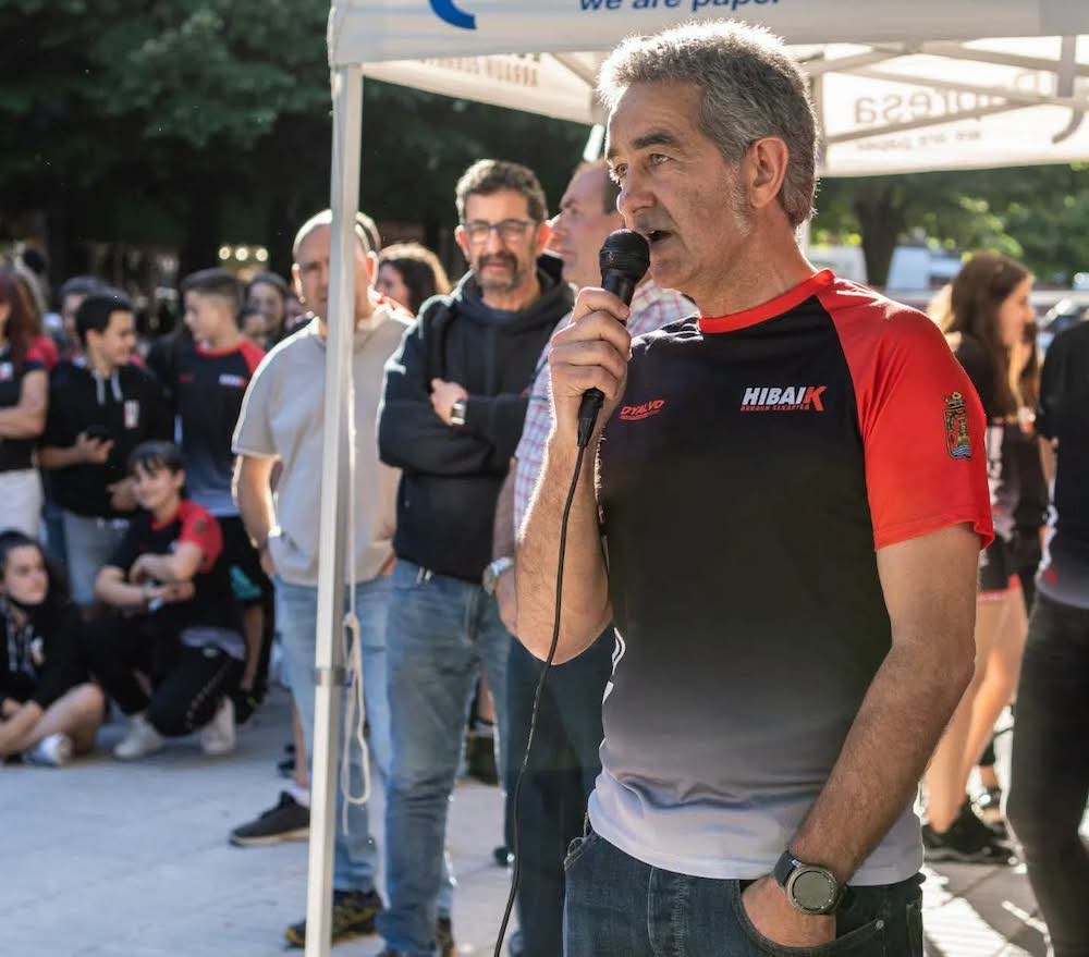 Jon Otegi Hibaika Arraun Elkarteko presidentea, artxiboko irudi batean